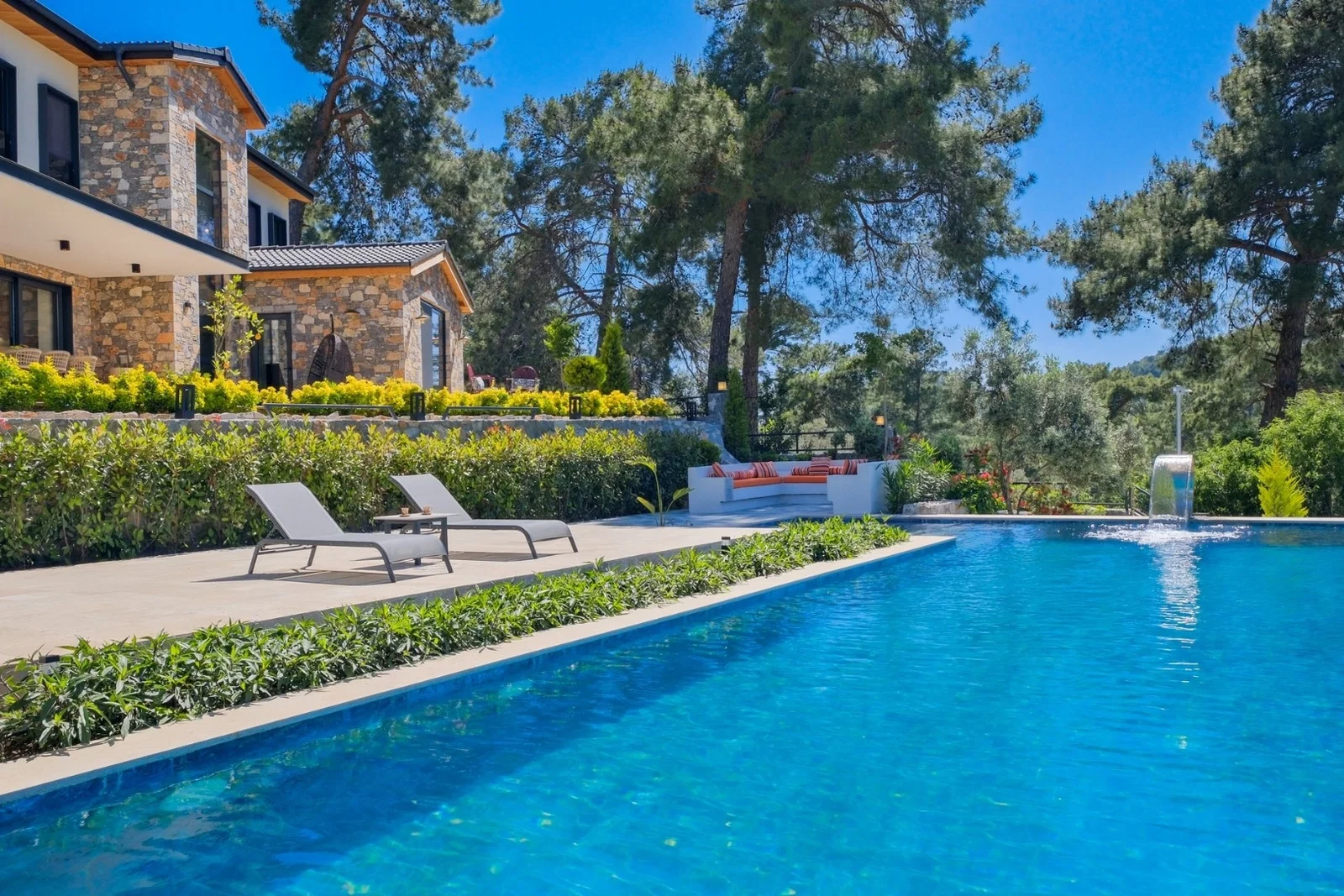 Göcek’te Korunaklı, Isıtmalı Havuzlu, 8 Kişilik, Lüks Villa