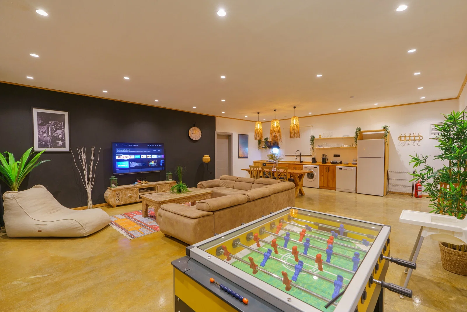 Bezirgan’da Korunaklı, Çocuk Havuzlu, 4 Kişilik, Kiralık Villa