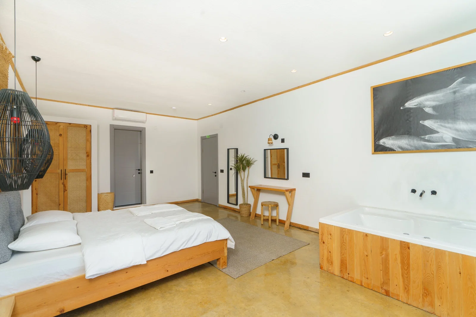 Bezirgan’da Korunaklı, Çocuk Havuzlu, 4 Kişilik, Kiralık Villa