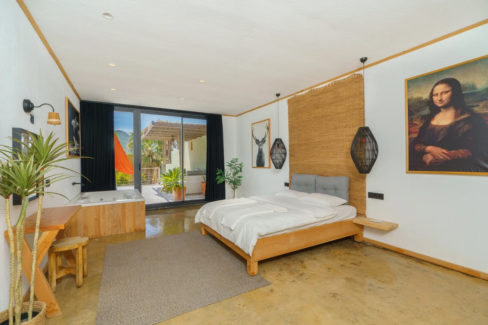 Bezirgan’da Korunaklı, Çocuk Havuzlu, 4 Kişilik, Kiralık Villa