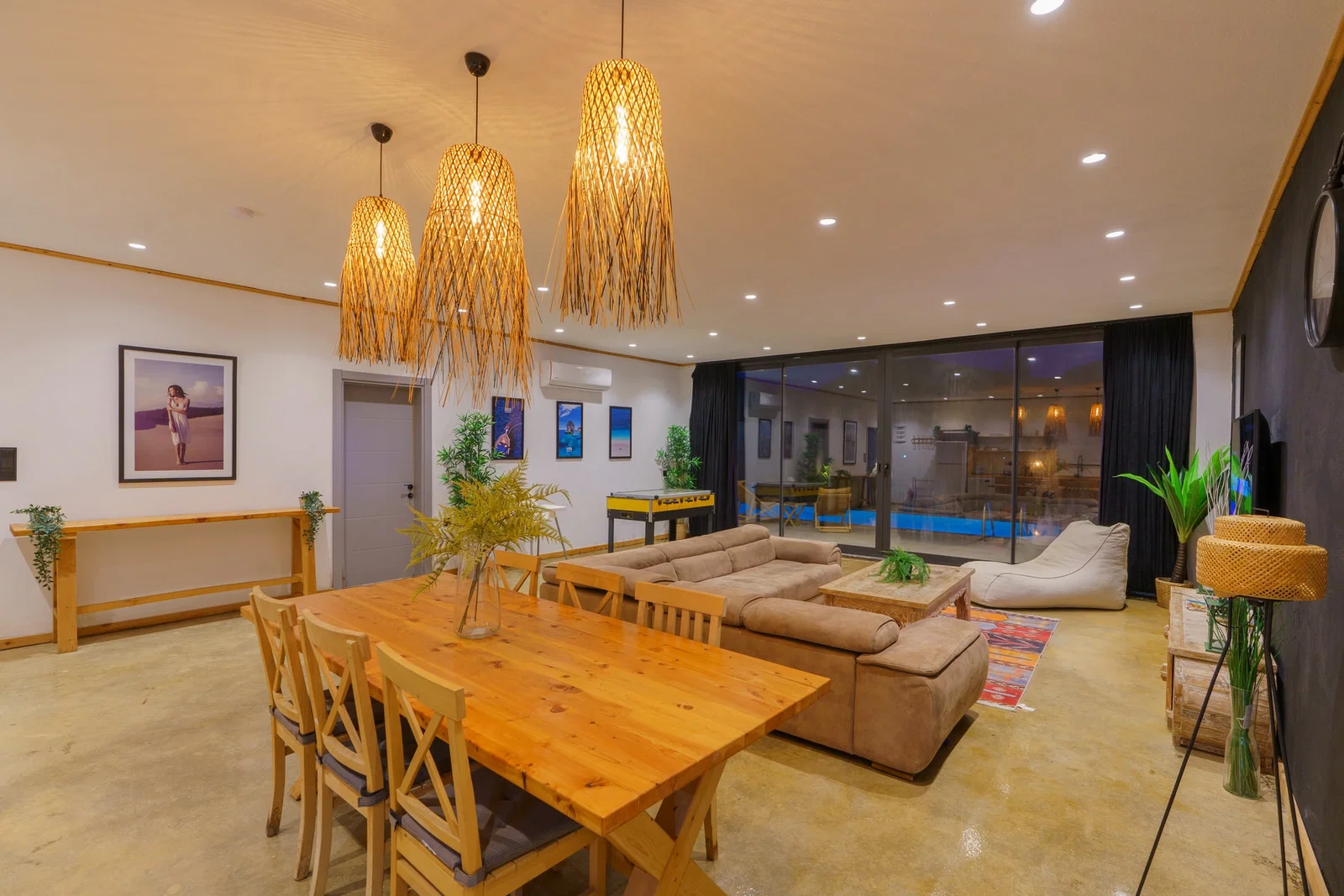 Bezirgan’da Korunaklı, Çocuk Havuzlu, 4 Kişilik, Kiralık Villa