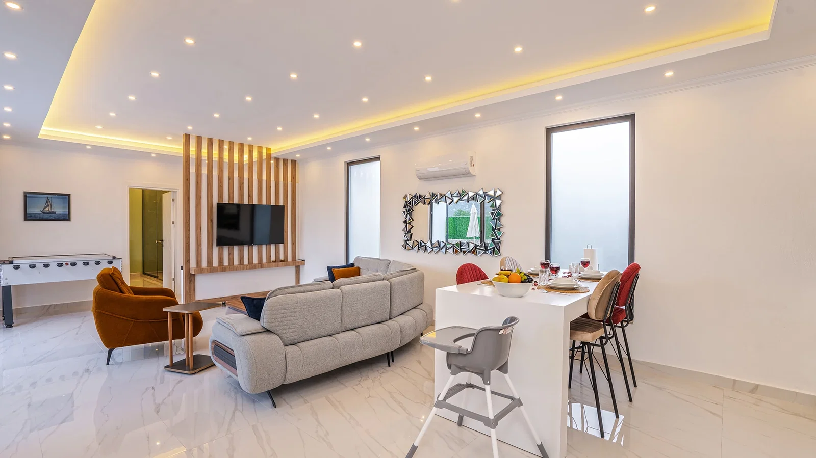 Bezirgan’da Balayı Çiftlerine Uygun, Korunaklı Havuzlu, 2 Yatak Odalı, Kiralık Villa