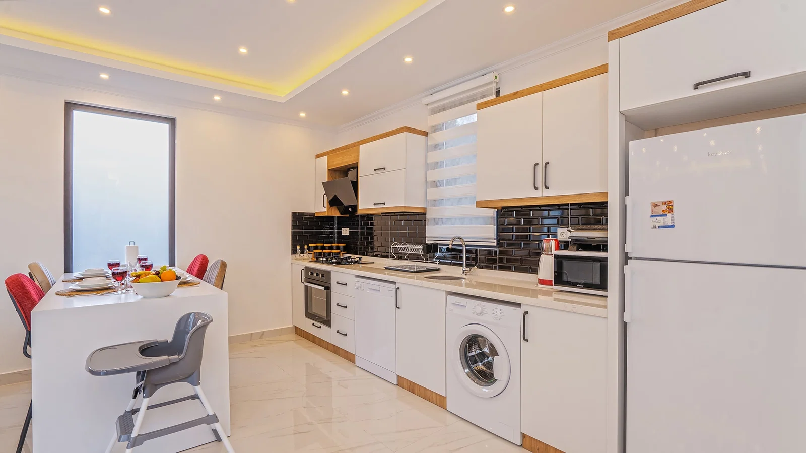 Bezirgan’da Balayı Çiftlerine Uygun, Korunaklı Havuzlu, 2 Yatak Odalı, Kiralık Villa