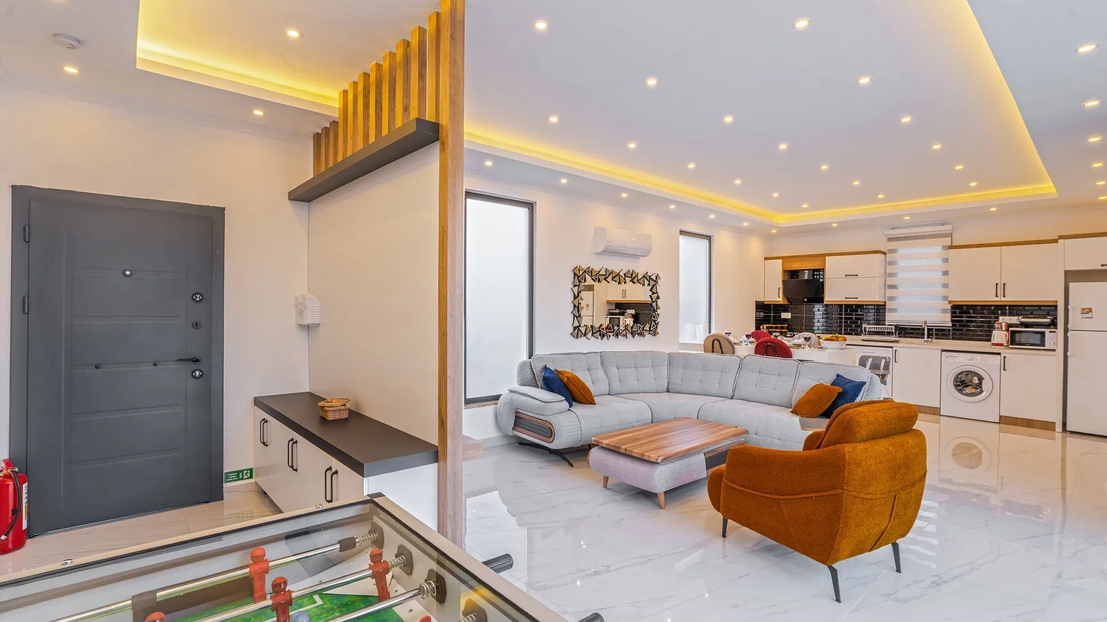Bezirgan’da Balayı Çiftlerine Uygun, Korunaklı Havuzlu, 2 Yatak Odalı, Kiralık Villa