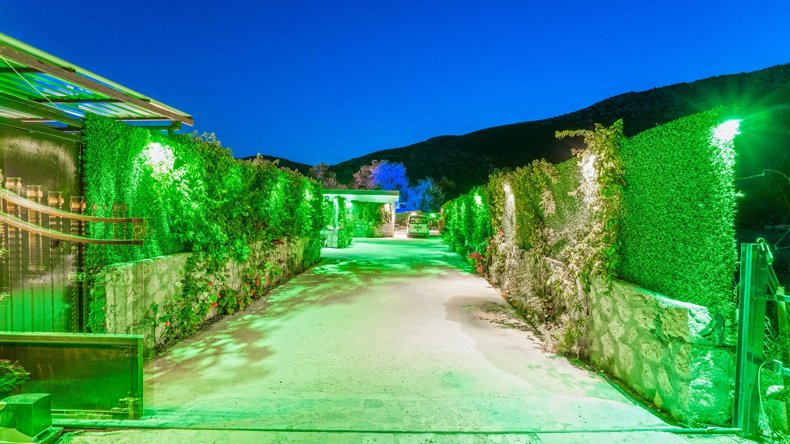 Bezirgan’da Huzurlu, Korunaklı Havuzlu, 2 Yatak Odalı, Kiralık Villa