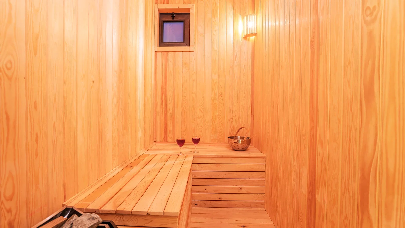 Bezirgan’da Huzurlu, Korunaklı Havuzlu, 2 Yatak Odalı, Kiralık Villa