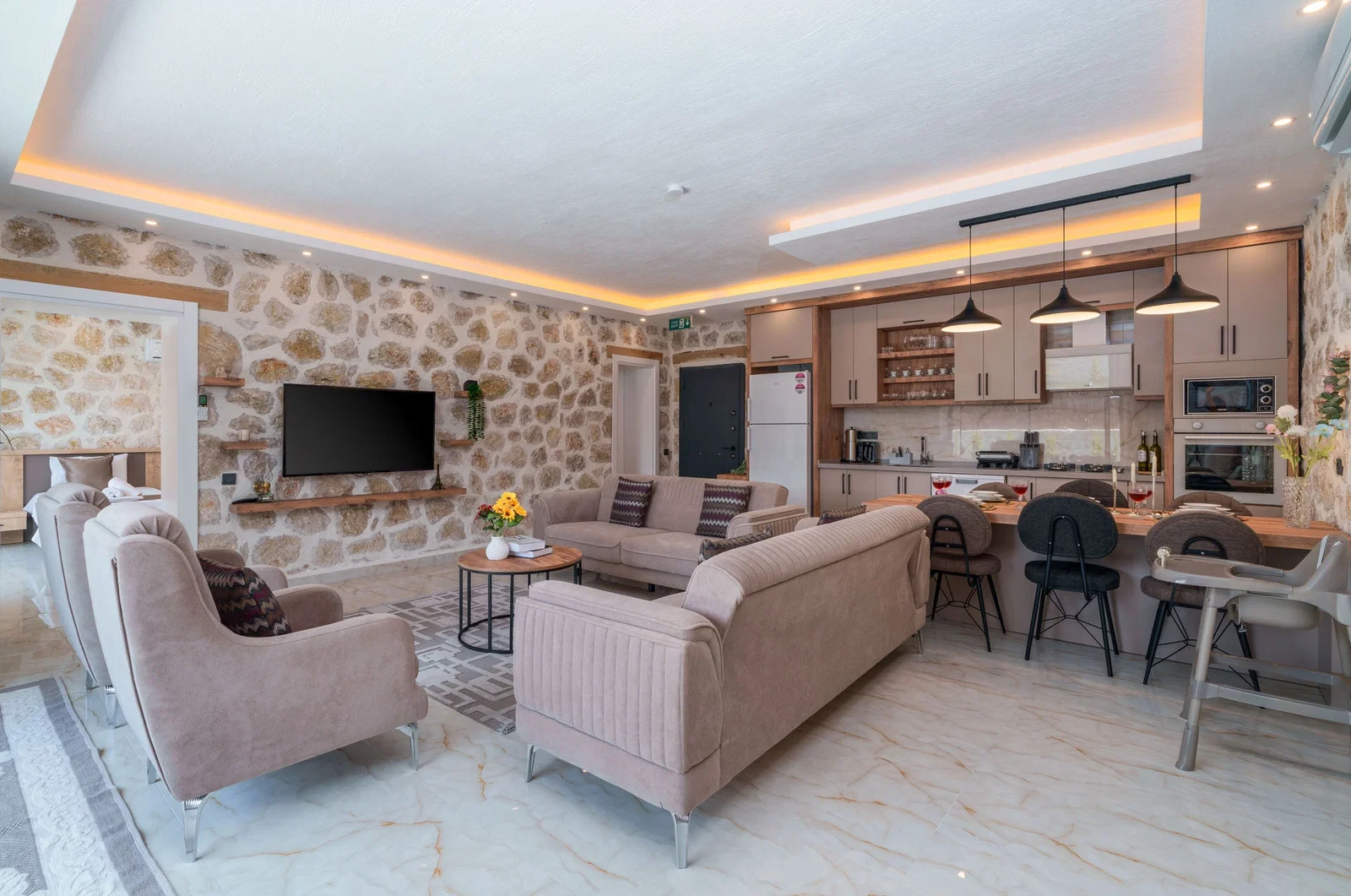 Çavdır’da Korunaklı, Özel Havuzlu, Jakuzili, Kiralık Villa