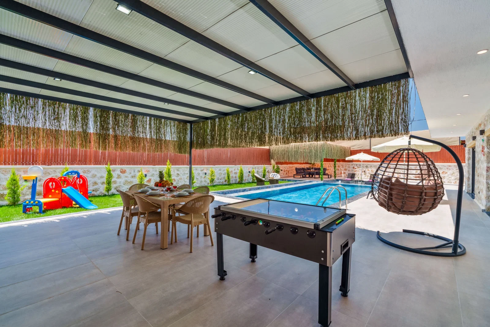 Çavdır’da Korunaklı, Özel Havuzlu, Jakuzili, Kiralık Villa