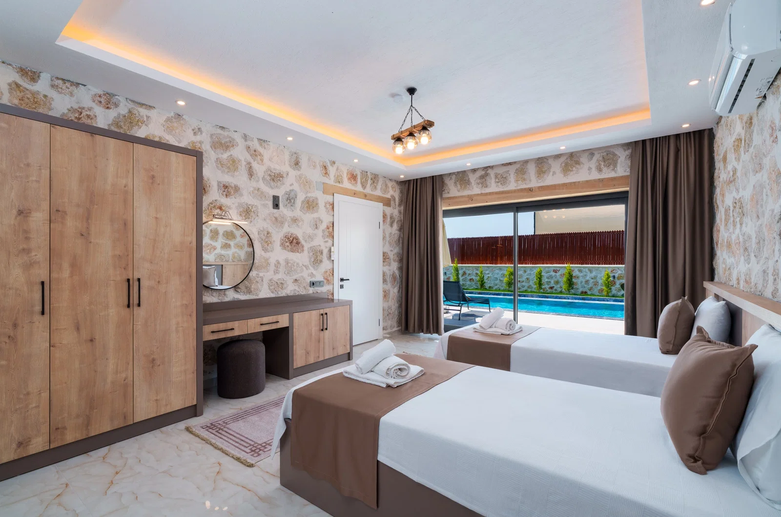 Çavdır’da Korunaklı, Özel Havuzlu, Jakuzili, Kiralık Villa