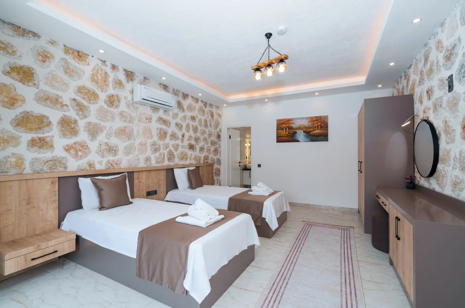 Çavdır’da Korunaklı, Özel Havuzlu, Jakuzili, Kiralık Villa