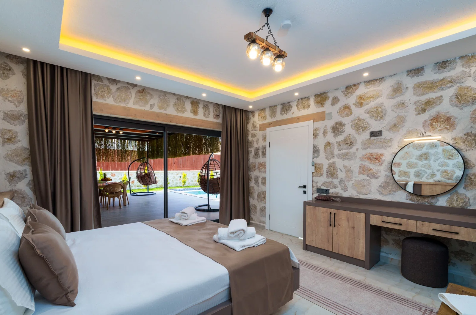 Çavdır’da Korunaklı, Özel Havuzlu, Jakuzili, Kiralık Villa