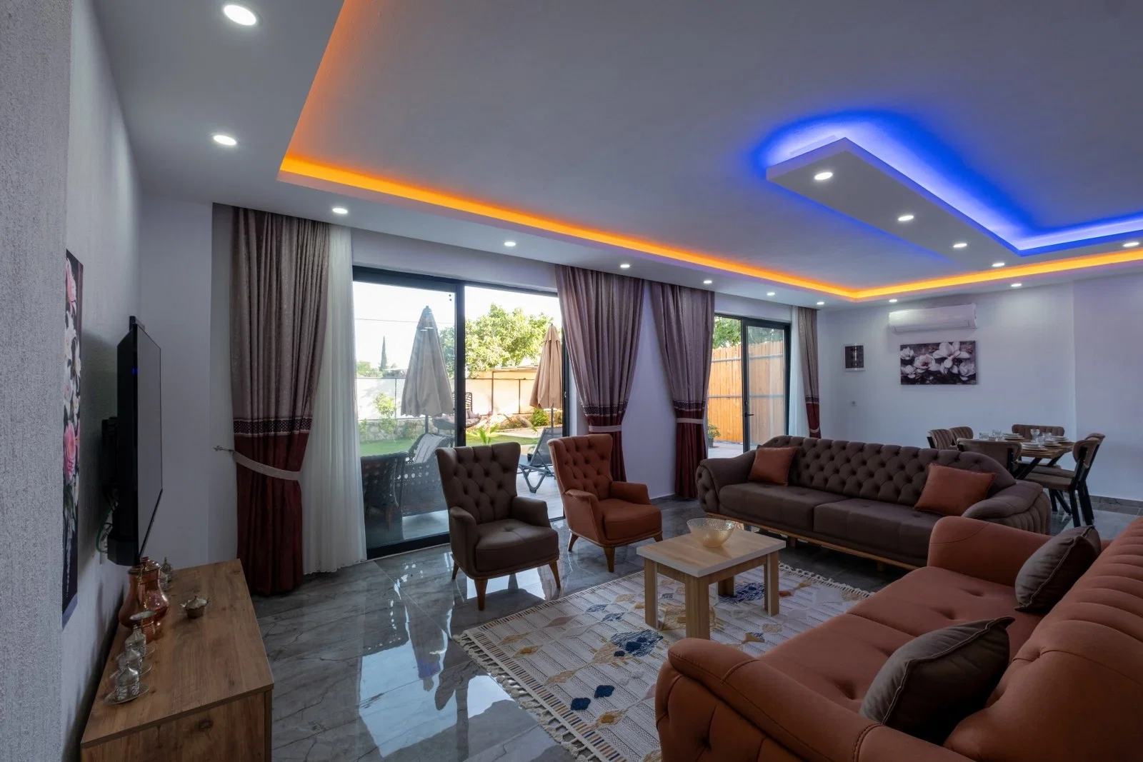 Çavdır’da Balayı Çiftlerine Uygun, Korunaklı Havuzlu, 2 Yatak Odalı, Kiralık Villa