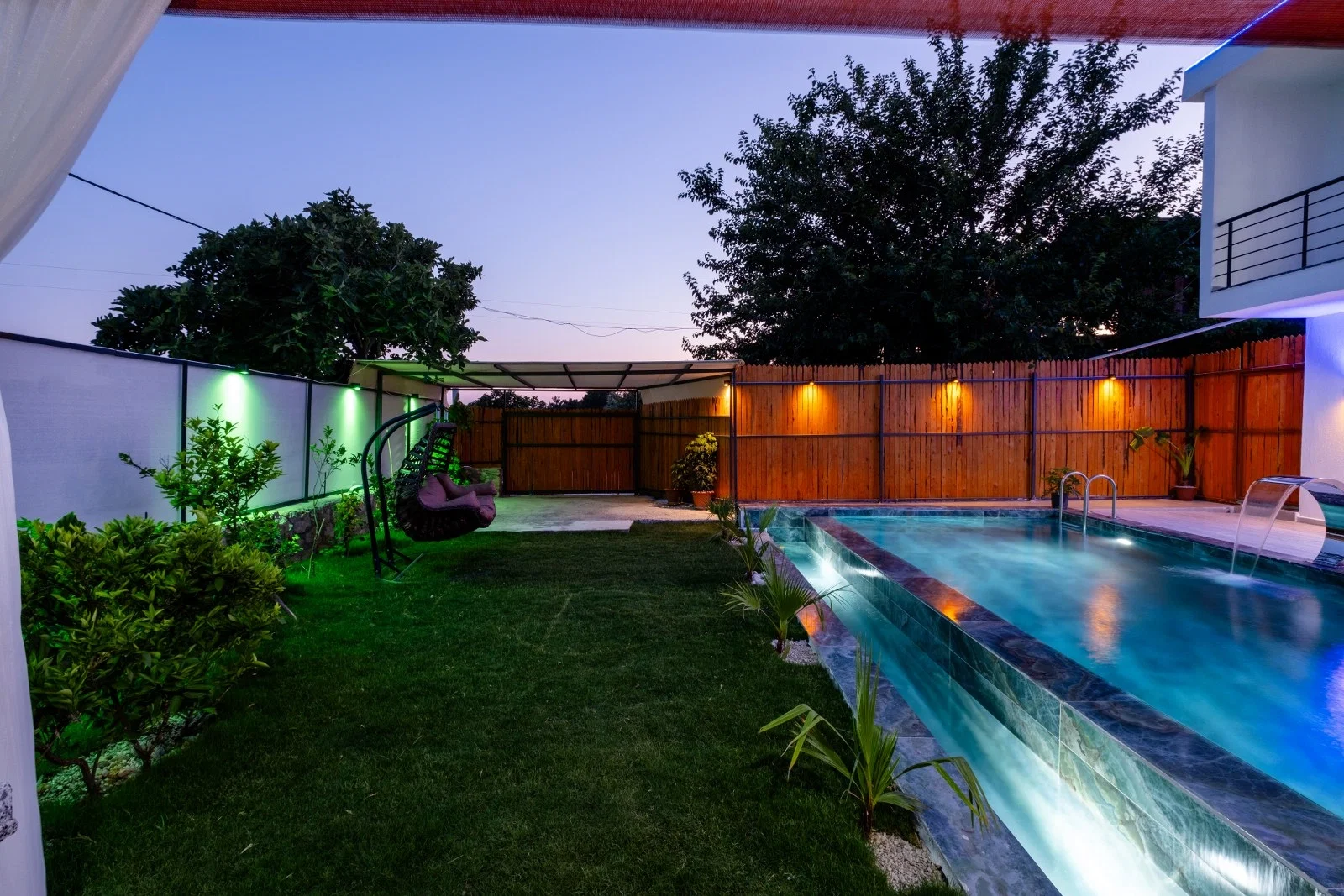Çavdır’da Balayı Çiftlerine Uygun, Korunaklı Havuzlu, 2 Yatak Odalı, Kiralık Villa