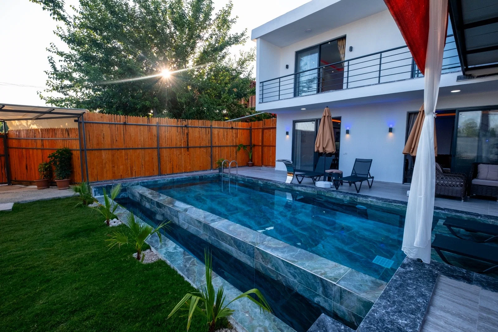 Çavdır’da Balayı Çiftlerine Uygun, Korunaklı Havuzlu, 2 Yatak Odalı, Kiralık Villa