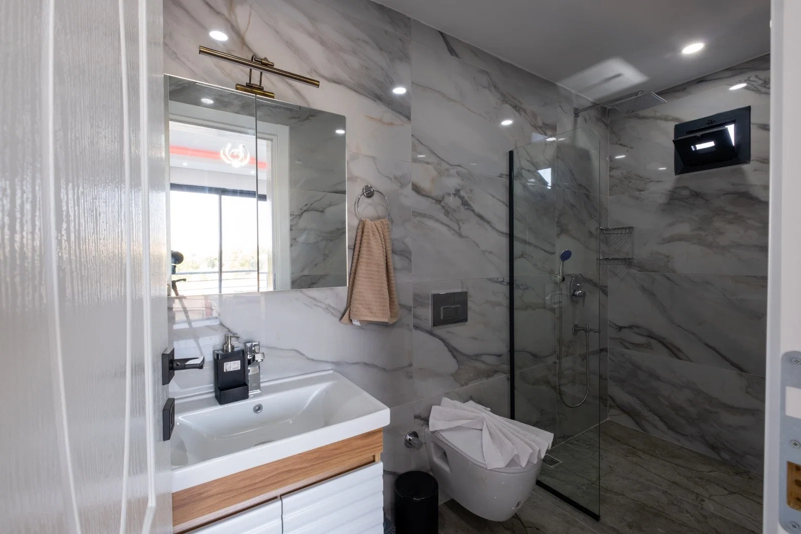 Çavdır’da Balayı Çiftlerine Uygun, Korunaklı Havuzlu, 2 Yatak Odalı, Kiralık Villa