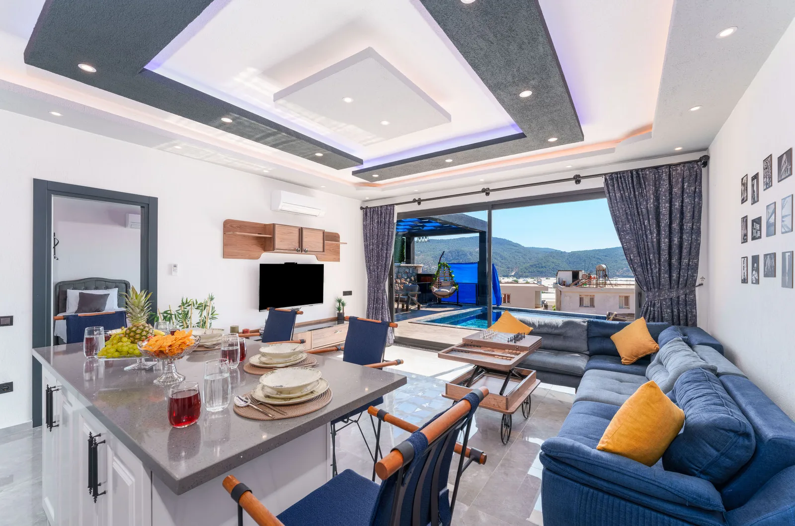 Yeşilköy’de Balayı Çiftlerine Uygun, Korunaklı Havuzlu, 2 Yatak Odalı, Kiralık Villa