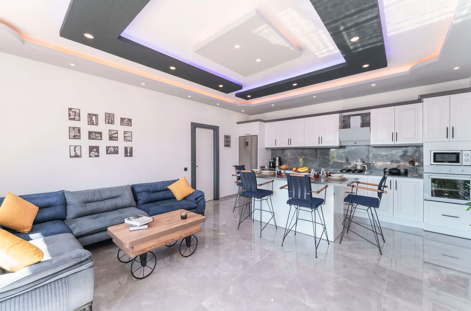 Yeşilköy’de Balayı Çiftlerine Uygun, Korunaklı Havuzlu, 2 Yatak Odalı, Kiralık Villa