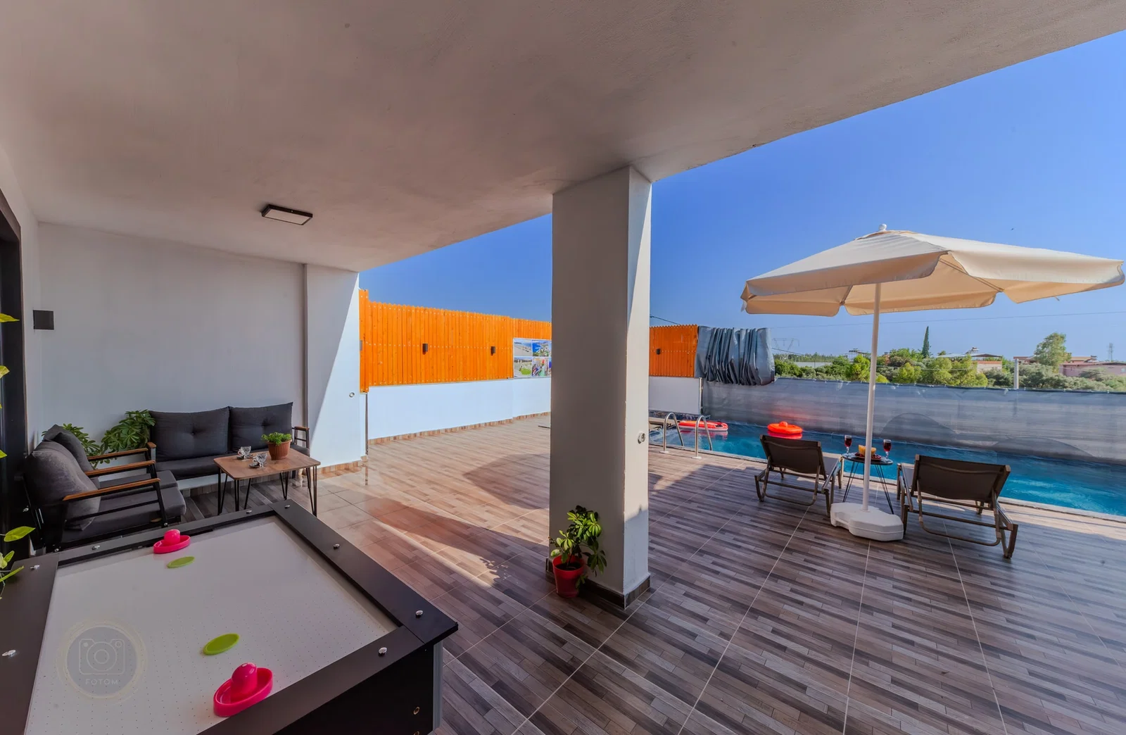Çavdır’da Korunaklı, Çocuk Havuzlu, 6 Kişilik, Kiralık Villa