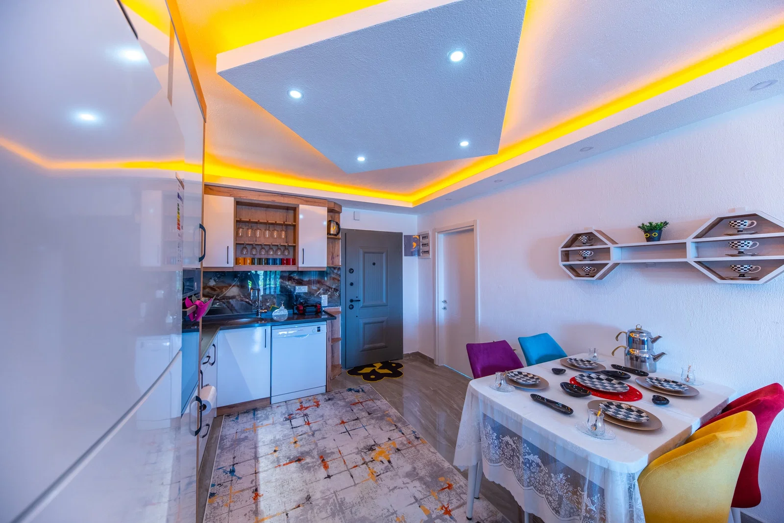 Çavdır’da Korunaklı, Çocuk Havuzlu, 6 Kişilik, Kiralık Villa