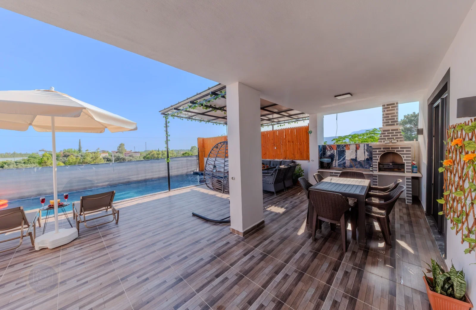 Çavdır’da Korunaklı, Çocuk Havuzlu, 6 Kişilik, Kiralık Villa
