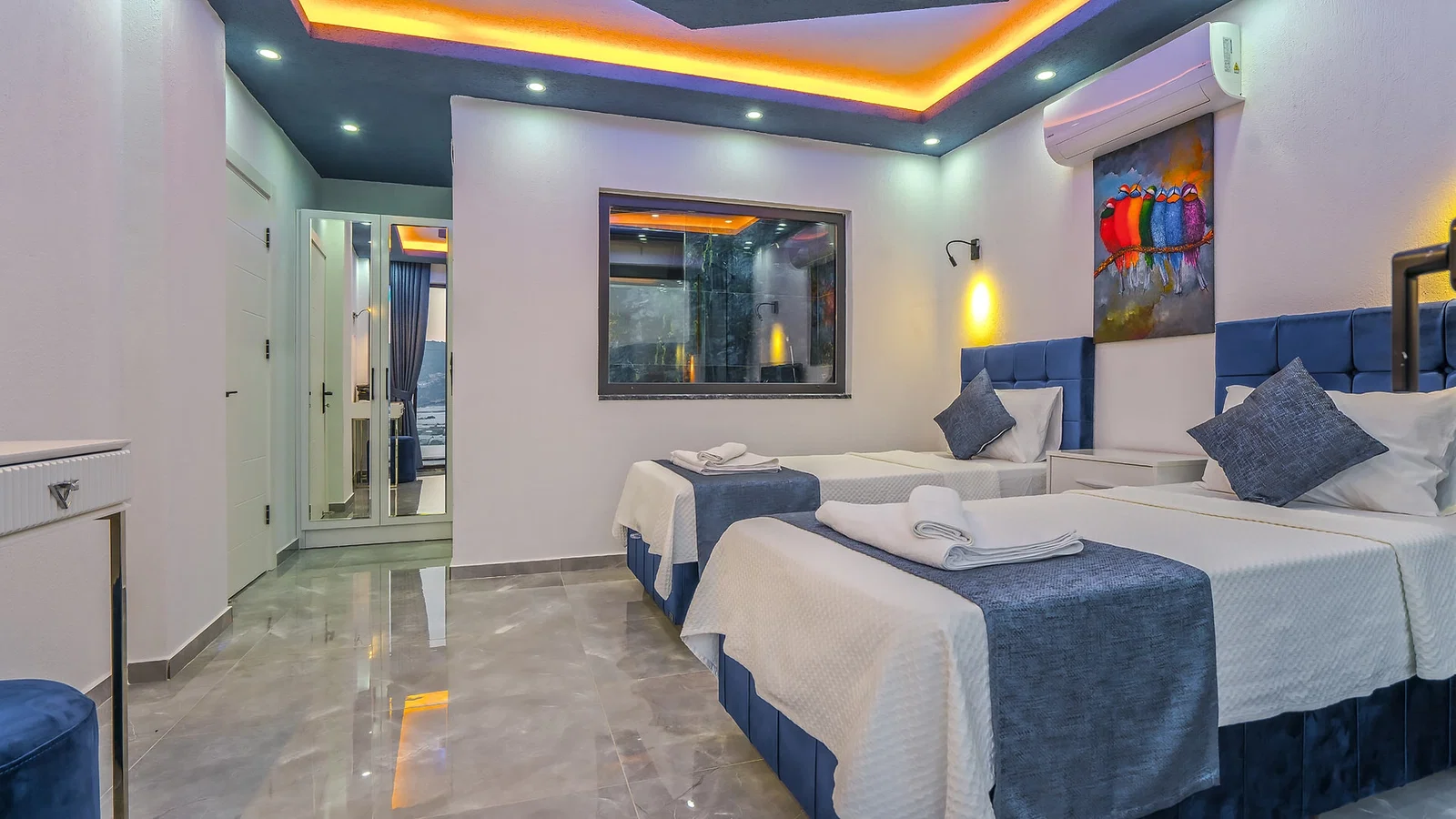Yeşilköy’de Korunaklı, Özel Havuzlu, Jakuzili, Kiralık Villa