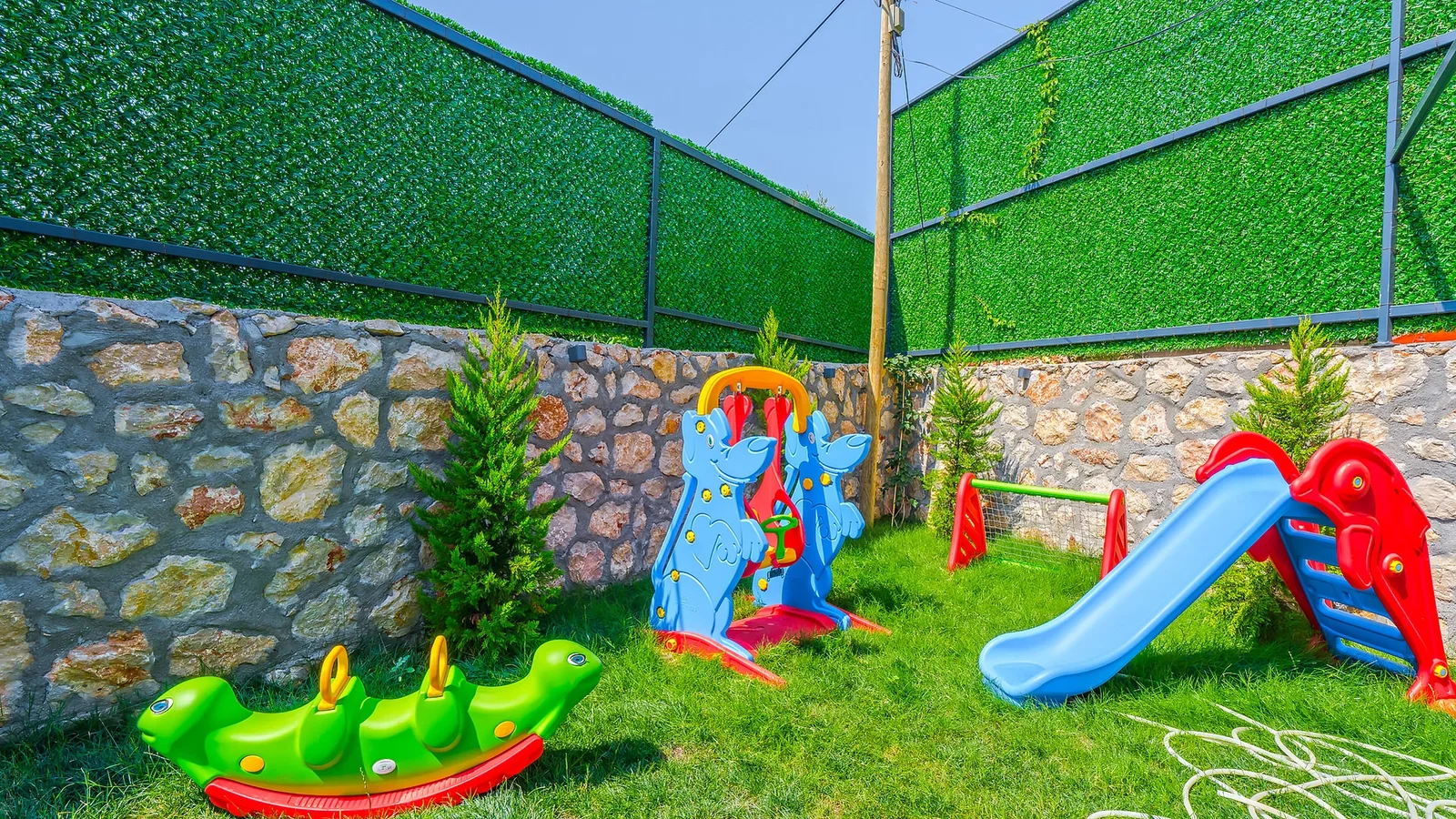 Yeşilköy’de Korunaklı, Özel Havuzlu, Jakuzili, Kiralık Villa