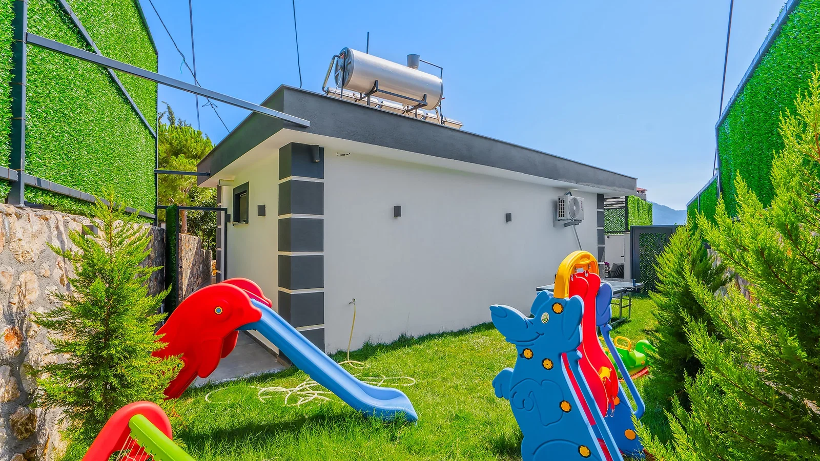 Yeşilköy’de Korunaklı, Özel Havuzlu, Jakuzili, Kiralık Villa
