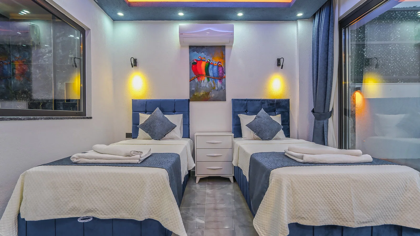 Yeşilköy’de Korunaklı, Özel Havuzlu, Jakuzili, Kiralık Villa