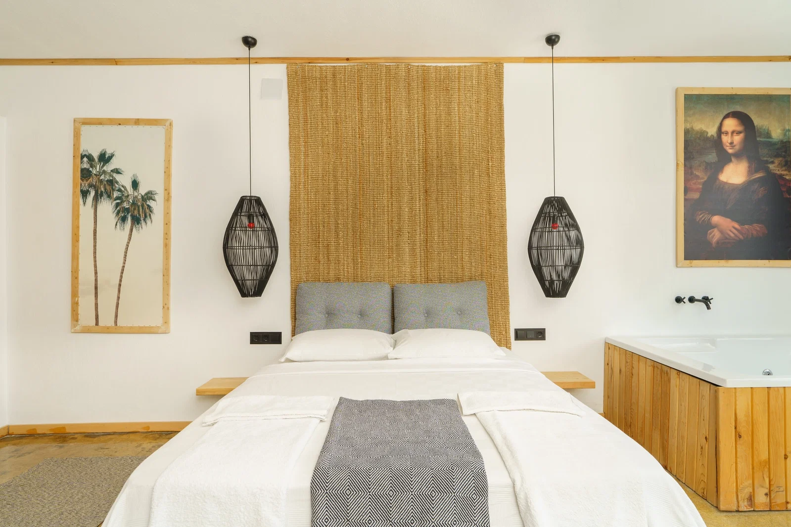 Bezirgan’da Balayı Çiftlerine Uygun, Korunaklı Havuzlu, 2 Yatak Odalı, Kiralık Villa