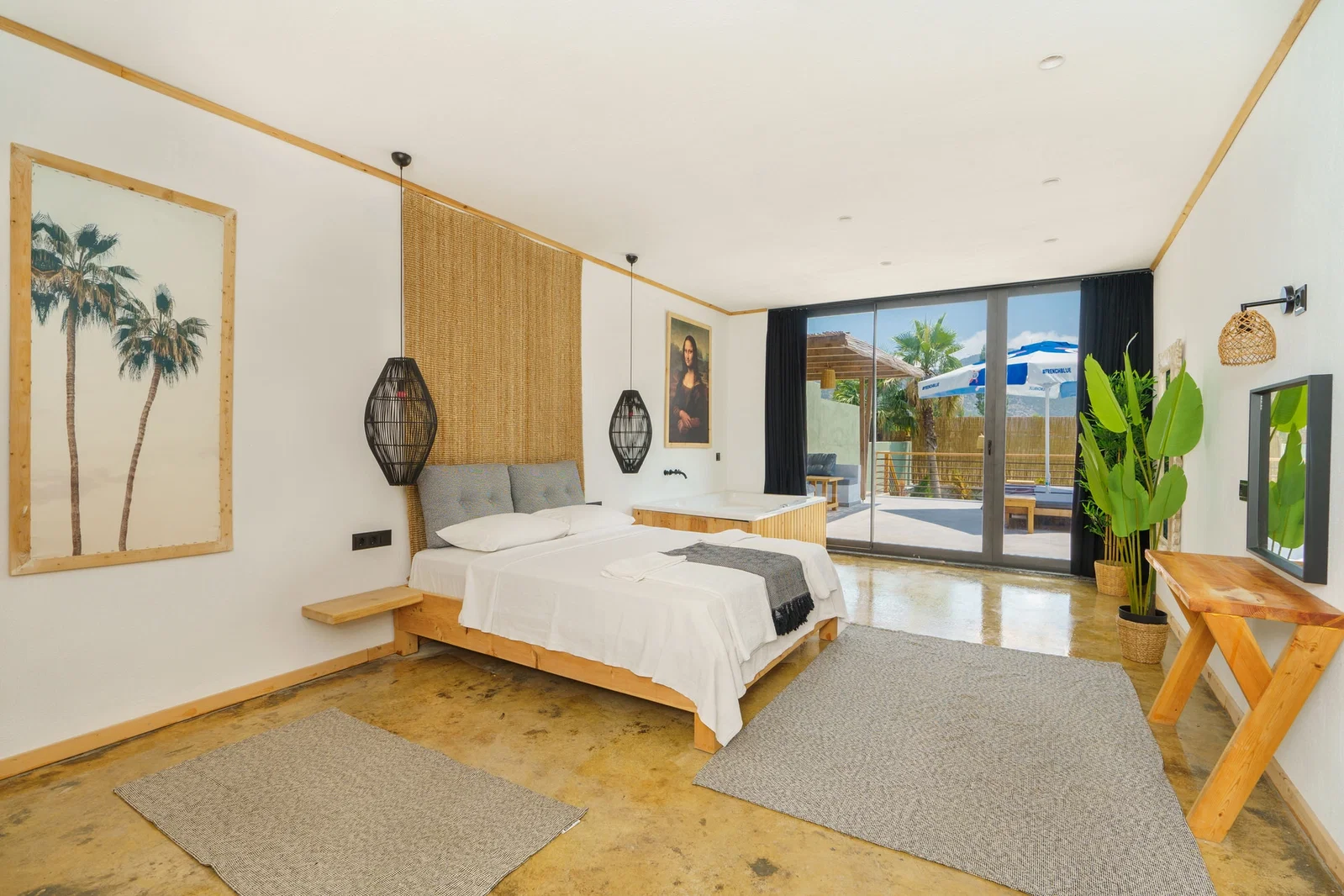 Bezirgan’da Balayı Çiftlerine Uygun, Korunaklı Havuzlu, 2 Yatak Odalı, Kiralık Villa