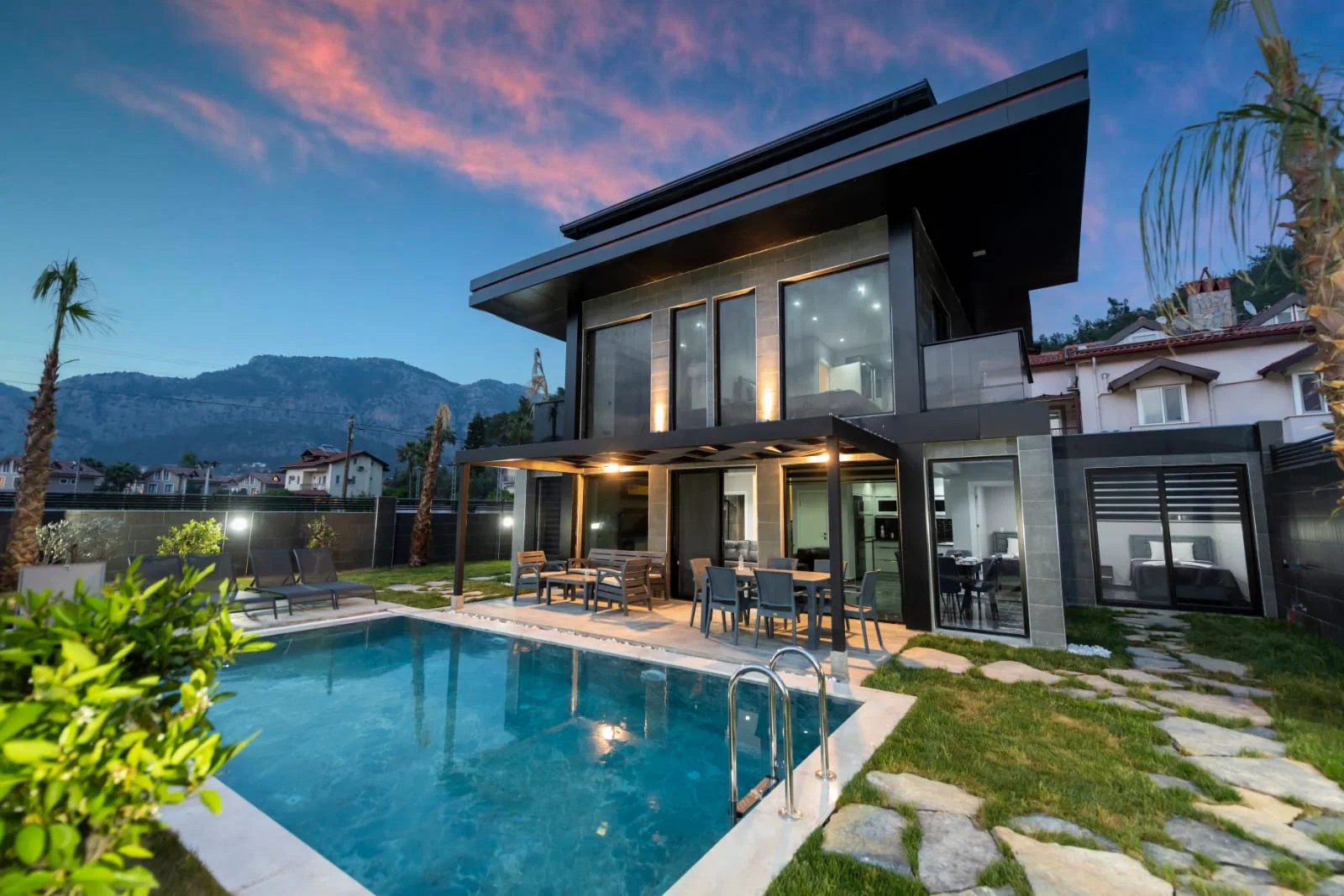 Göcek’te Sakin Konumda, Özel Havuzlu, 4 Yatak Odalı, Lüks Villa