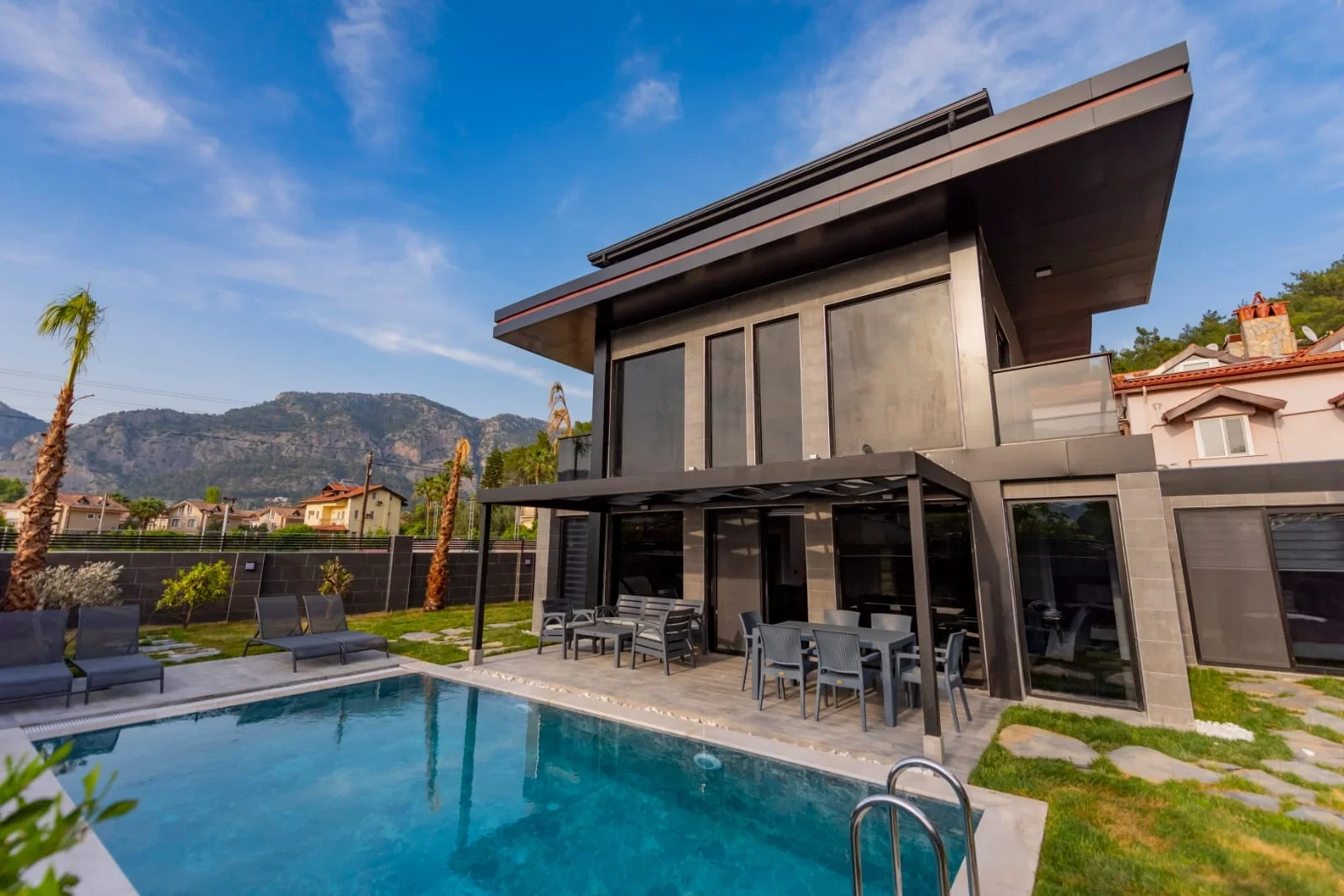 Göcek’te Sakin Konumda, Özel Havuzlu, 4 Yatak Odalı, Lüks Villa