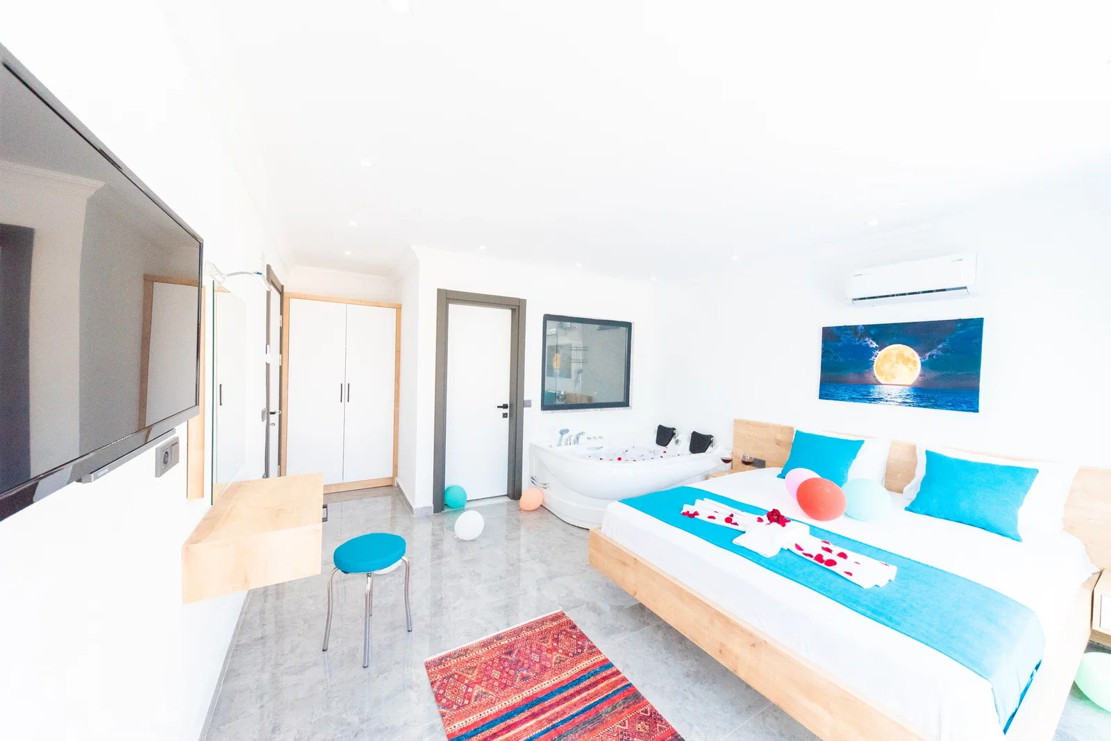 Çavdır’da Balayı Çiftlerine Uygun, Korunaklı Havuzlu, 2 Yatak Odalı, Ekonomik Villa