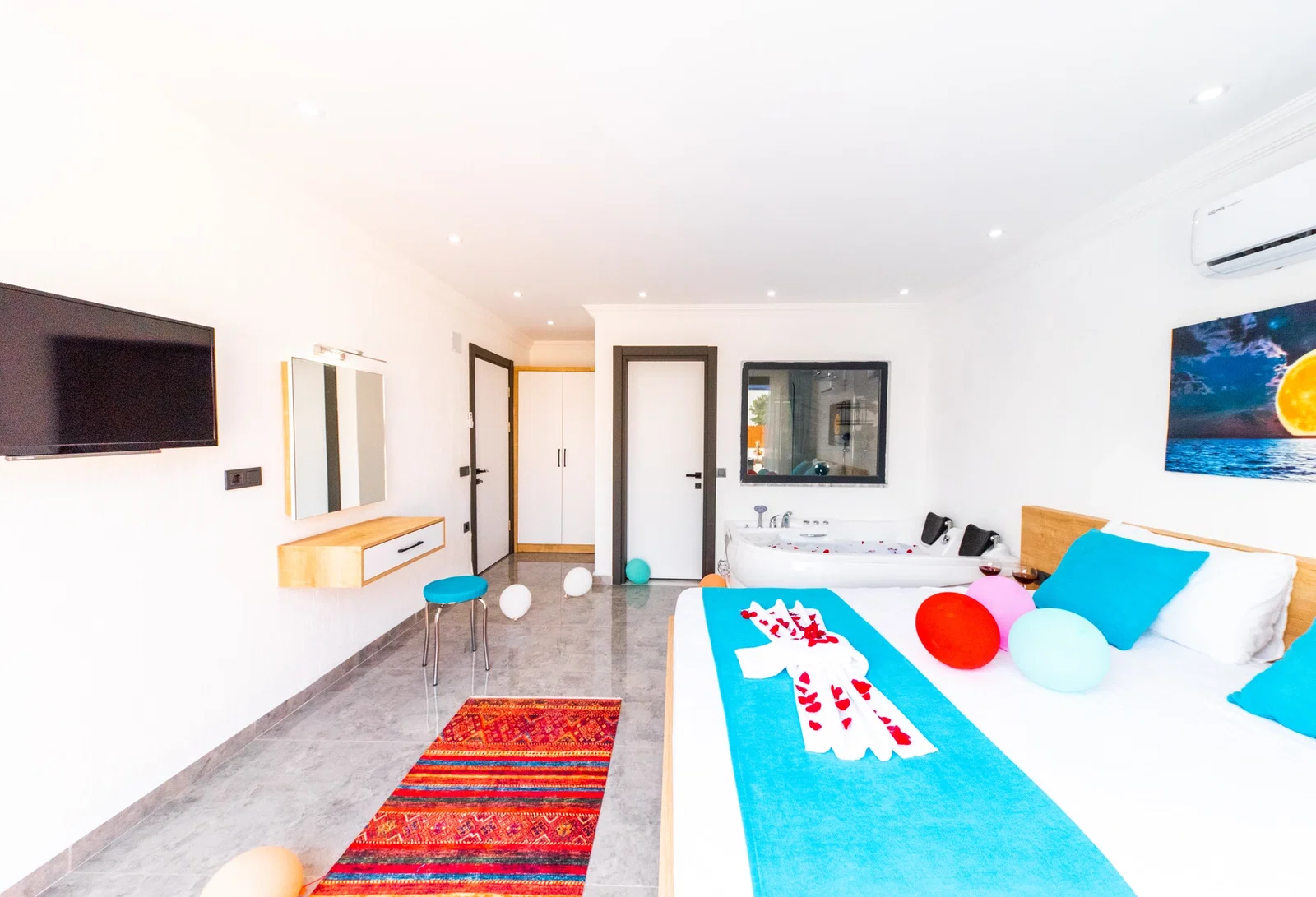 Çavdır’da Balayı Çiftlerine Uygun, Korunaklı Havuzlu, 2 Yatak Odalı, Ekonomik Villa