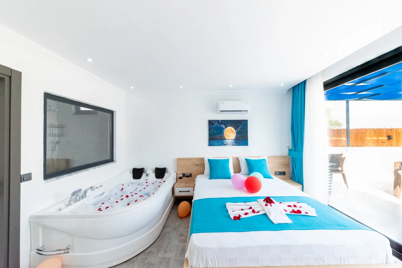 Çavdır’da Balayı Çiftlerine Uygun, Korunaklı Havuzlu, 2 Yatak Odalı, Ekonomik Villa