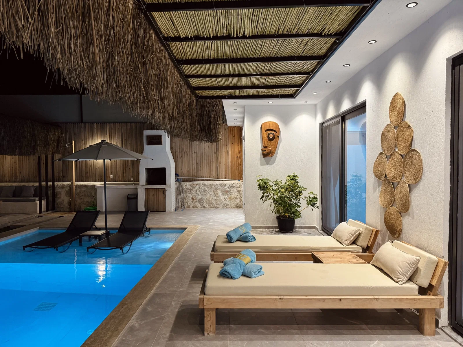 Patara’da Balayı Çiftlerine Uygun, Korunaklı Havuzlu, 2 Yatak Odalı, Kiralık Villa