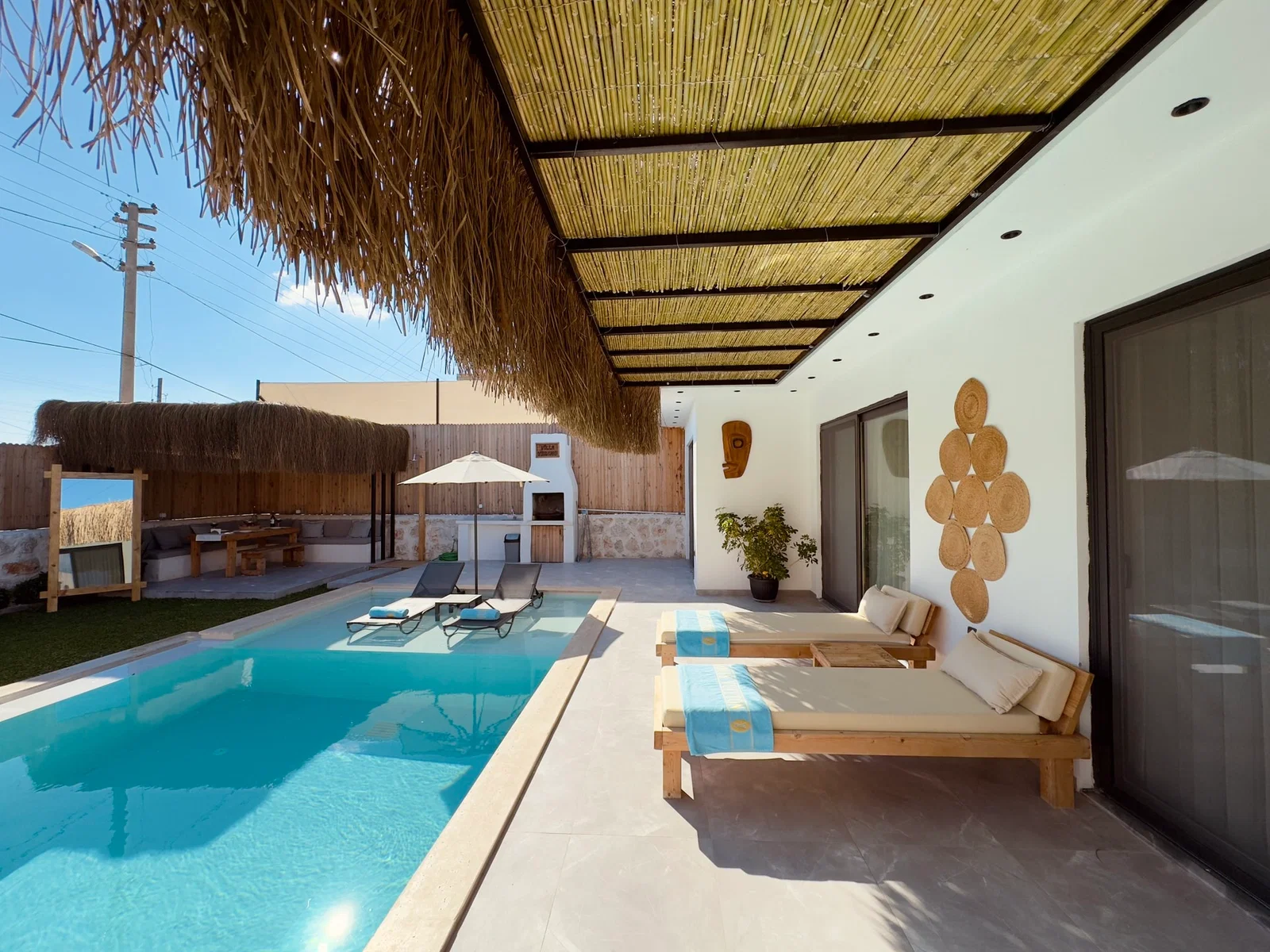 Patara’da Balayı Çiftlerine Uygun, Korunaklı Havuzlu, 2 Yatak Odalı, Kiralık Villa