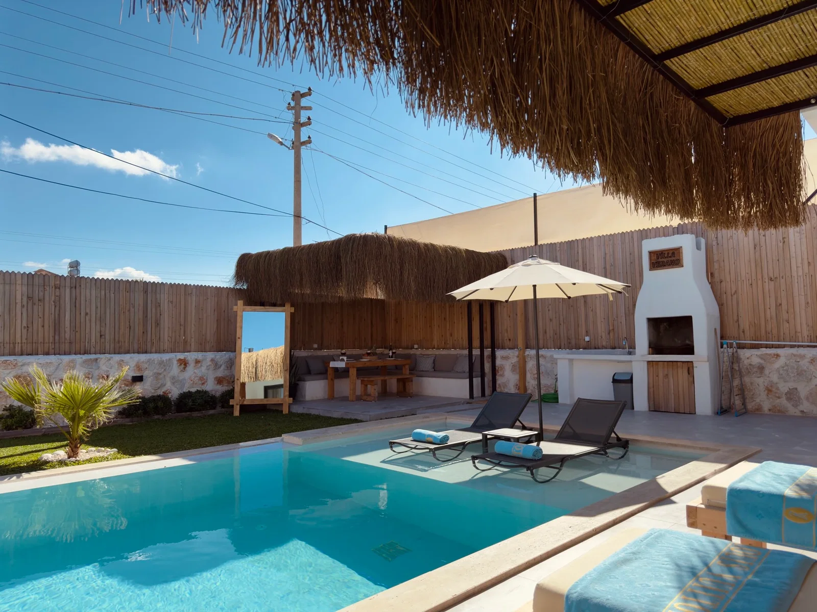 Patara’da Balayı Çiftlerine Uygun, Korunaklı Havuzlu, 2 Yatak Odalı, Kiralık Villa