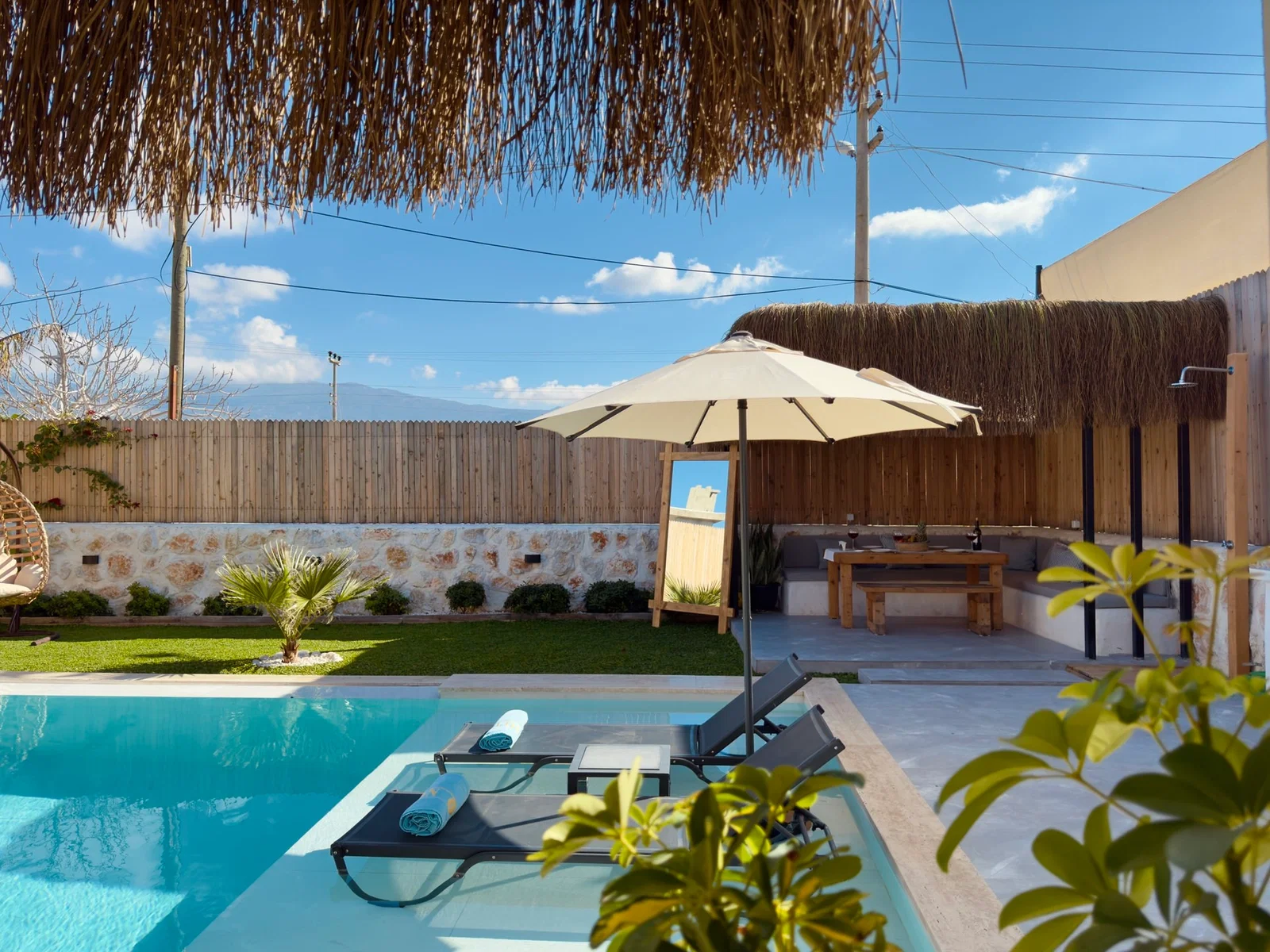 Patara’da Balayı Çiftlerine Uygun, Korunaklı Havuzlu, 2 Yatak Odalı, Kiralık Villa