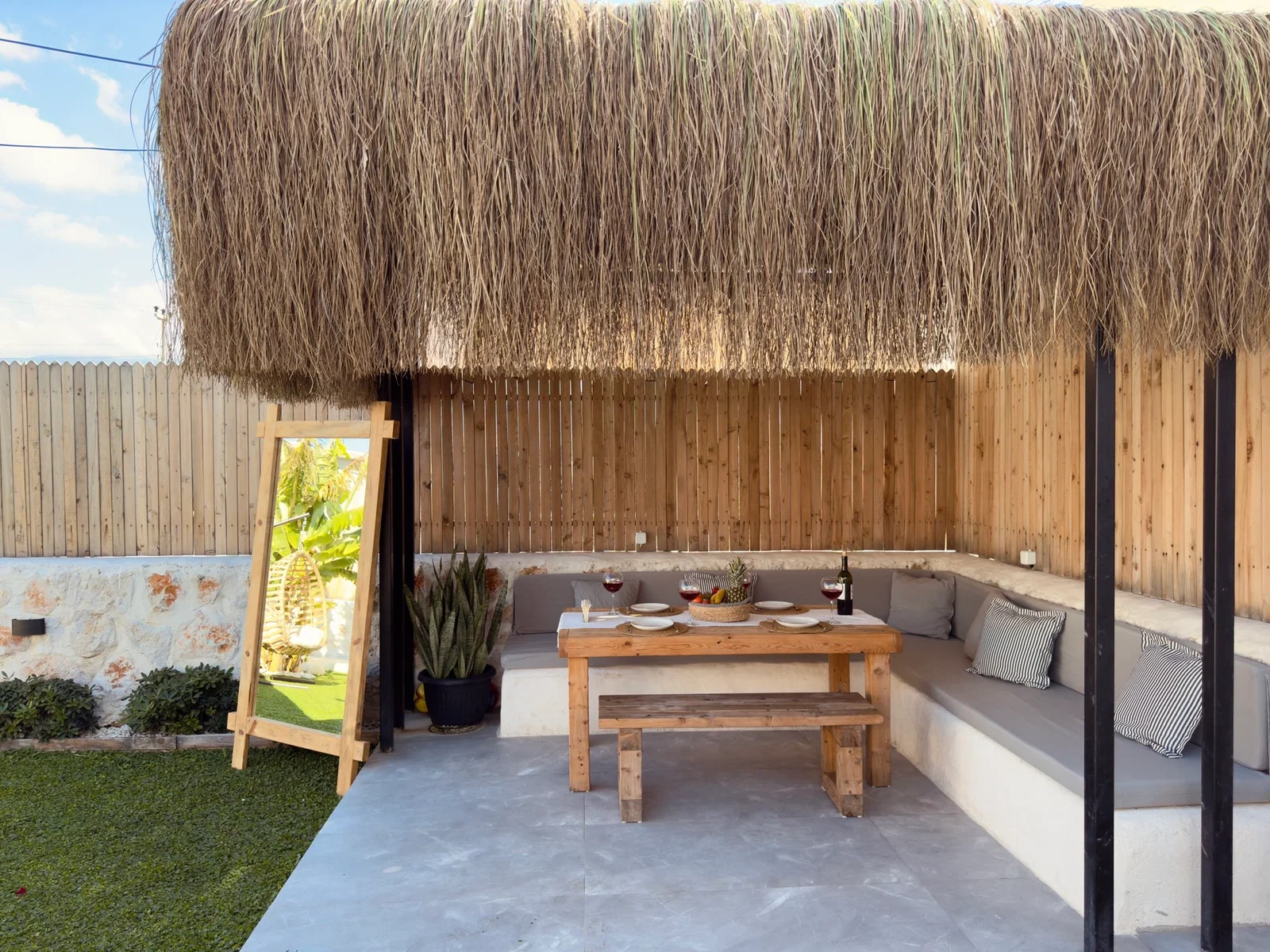 Patara’da Balayı Çiftlerine Uygun, Korunaklı Havuzlu, 2 Yatak Odalı, Kiralık Villa
