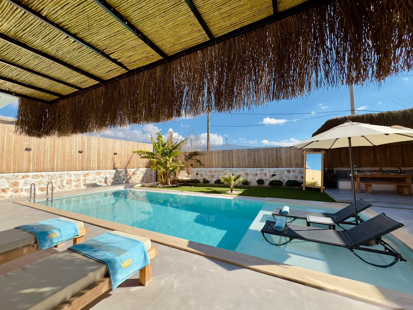 Patara’da Balayı Çiftlerine Uygun, Korunaklı Havuzlu, 2 Yatak Odalı, Kiralık Villa