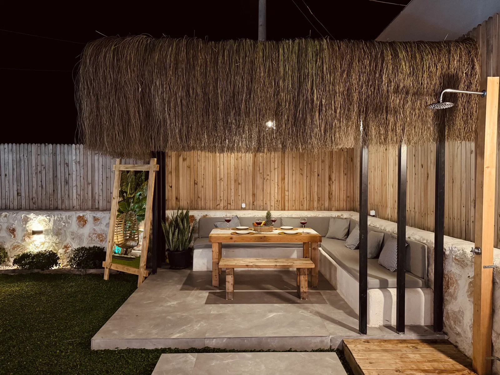 Patara’da Balayı Çiftlerine Uygun, Korunaklı Havuzlu, 2 Yatak Odalı, Kiralık Villa