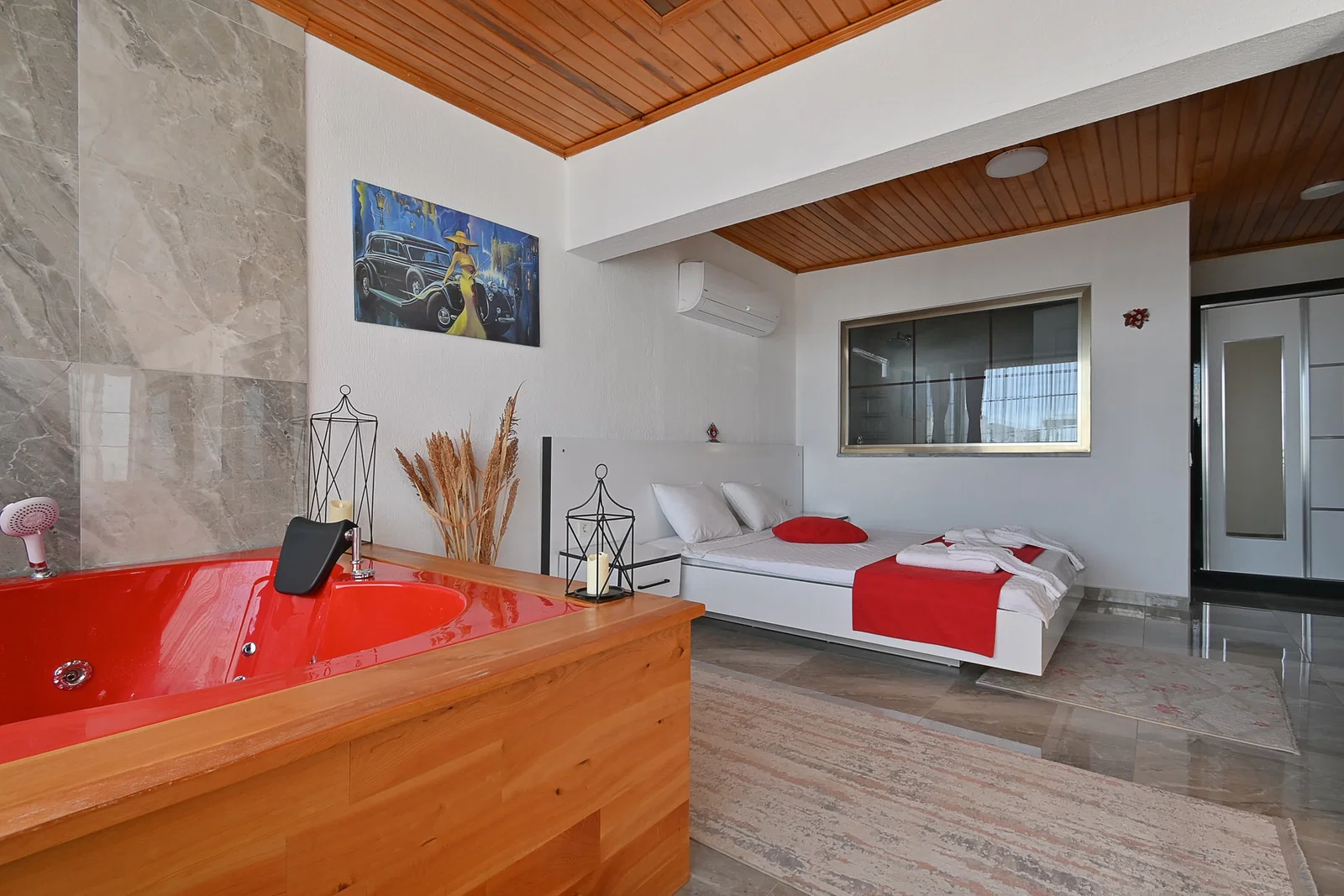 Çayköy’de Balayı Çiftlerine Uygun, Korunaklı Havuzlu, 4 Kişilik, Ekonomik Villa