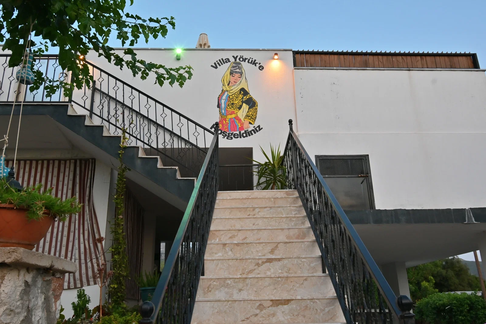 Çayköy’de Balayı Çiftlerine Uygun, Korunaklı Havuzlu, 4 Kişilik, Ekonomik Villa