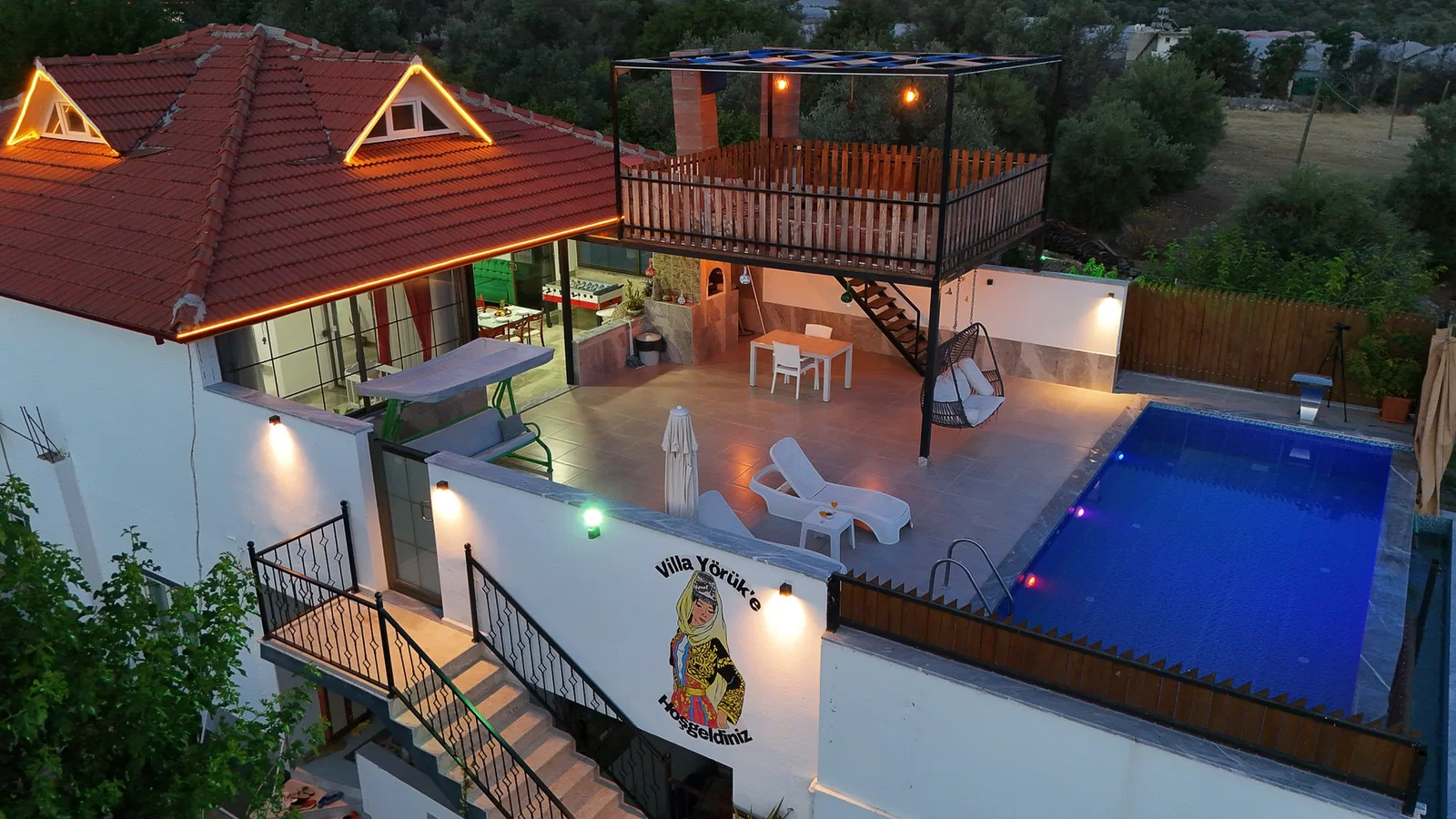 Çayköy’de Balayı Çiftlerine Uygun, Korunaklı Havuzlu, 4 Kişilik, Ekonomik Villa