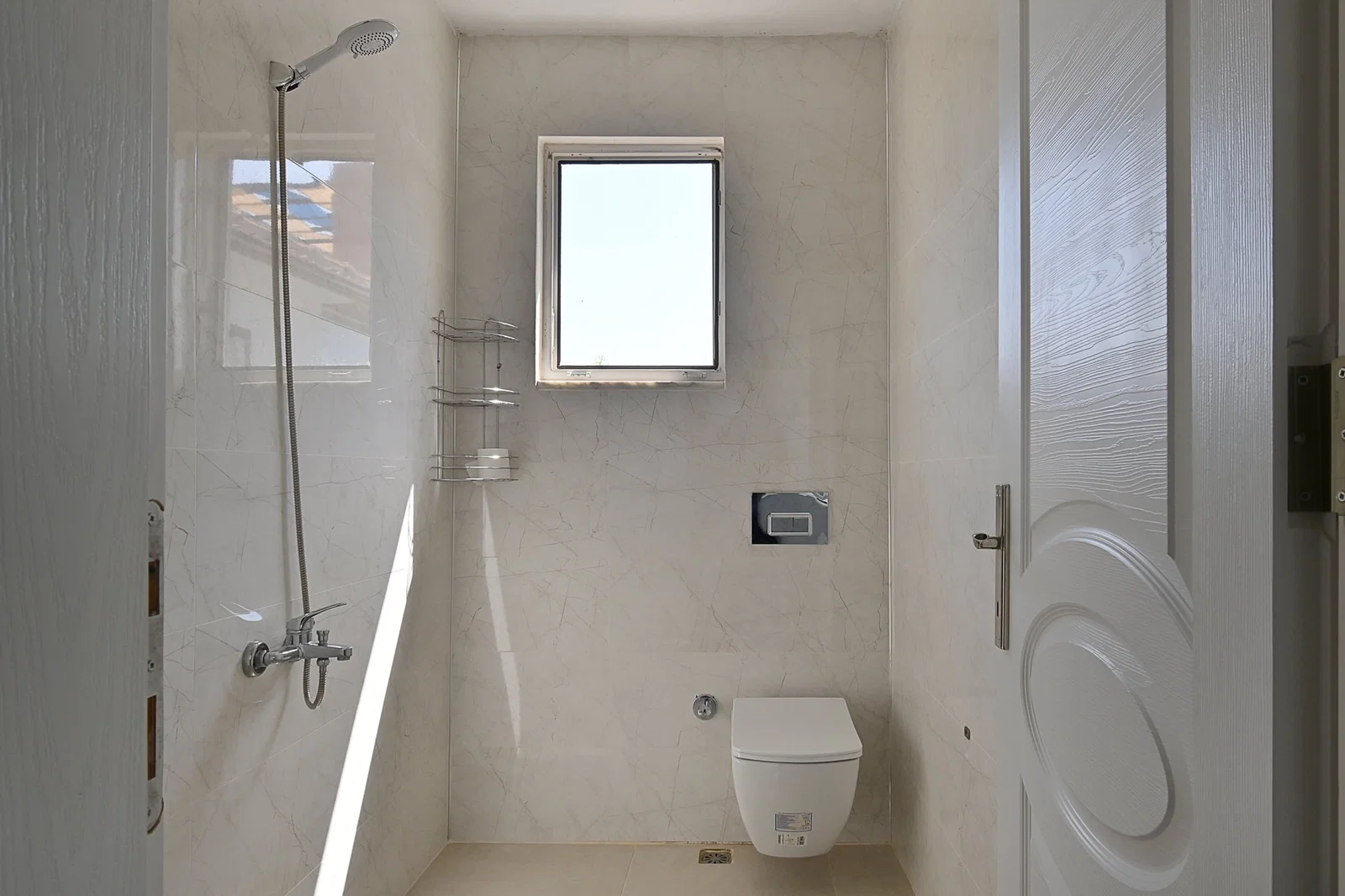 Çayköy’de Balayı Çiftlerine Uygun, Korunaklı Havuzlu, 4 Kişilik, Ekonomik Villa