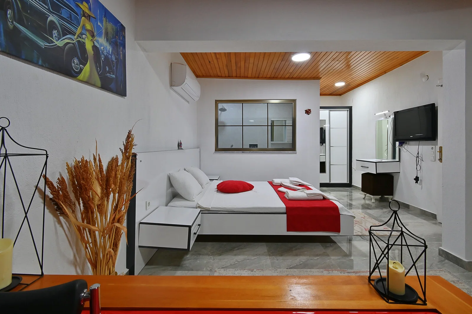Çayköy’de Balayı Çiftlerine Uygun, Korunaklı Havuzlu, 4 Kişilik, Ekonomik Villa