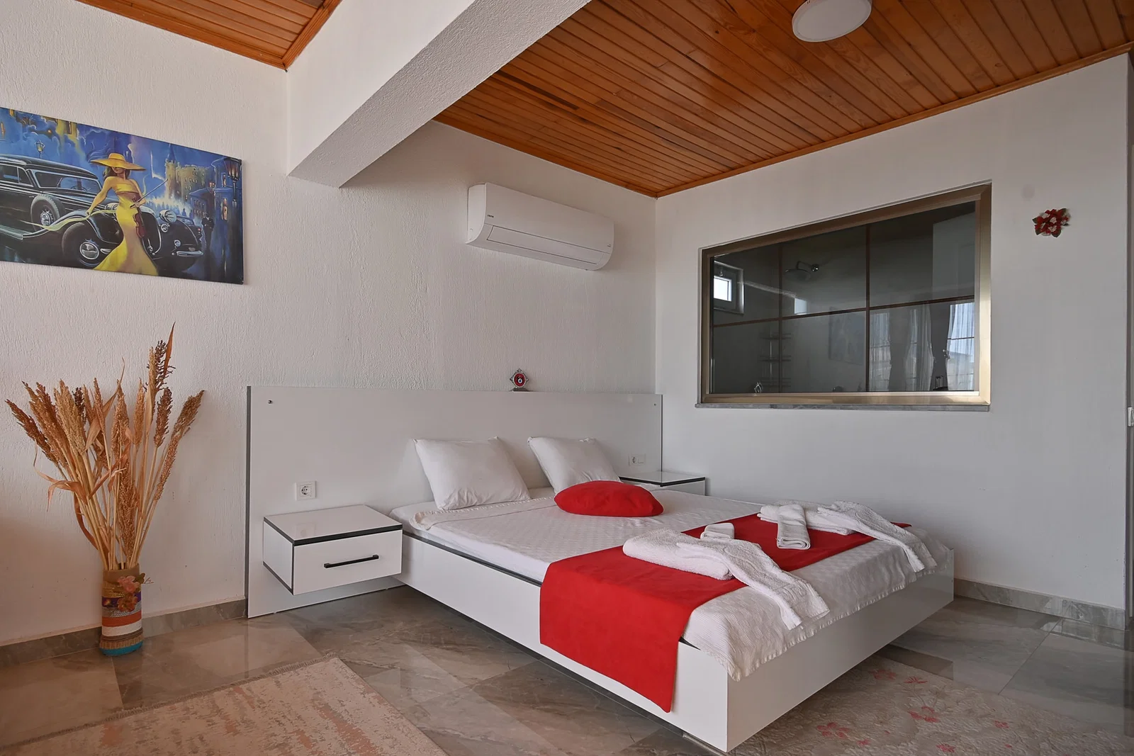 Çayköy’de Balayı Çiftlerine Uygun, Korunaklı Havuzlu, 4 Kişilik, Ekonomik Villa