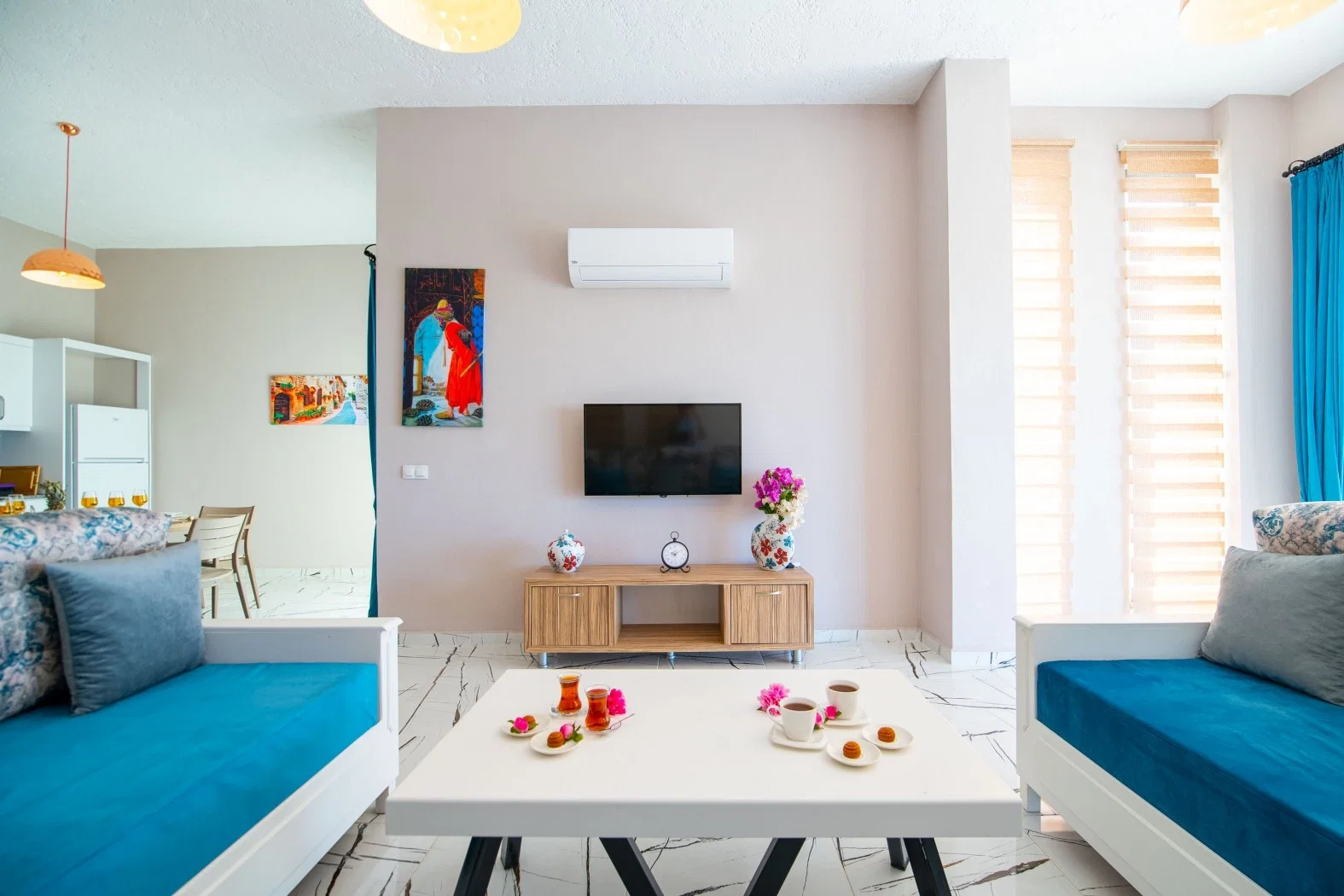 Yeşilköy’de Korunaklı, Isıtmalı Havuzlu, 4 Kişilik, Ekonomik Villa