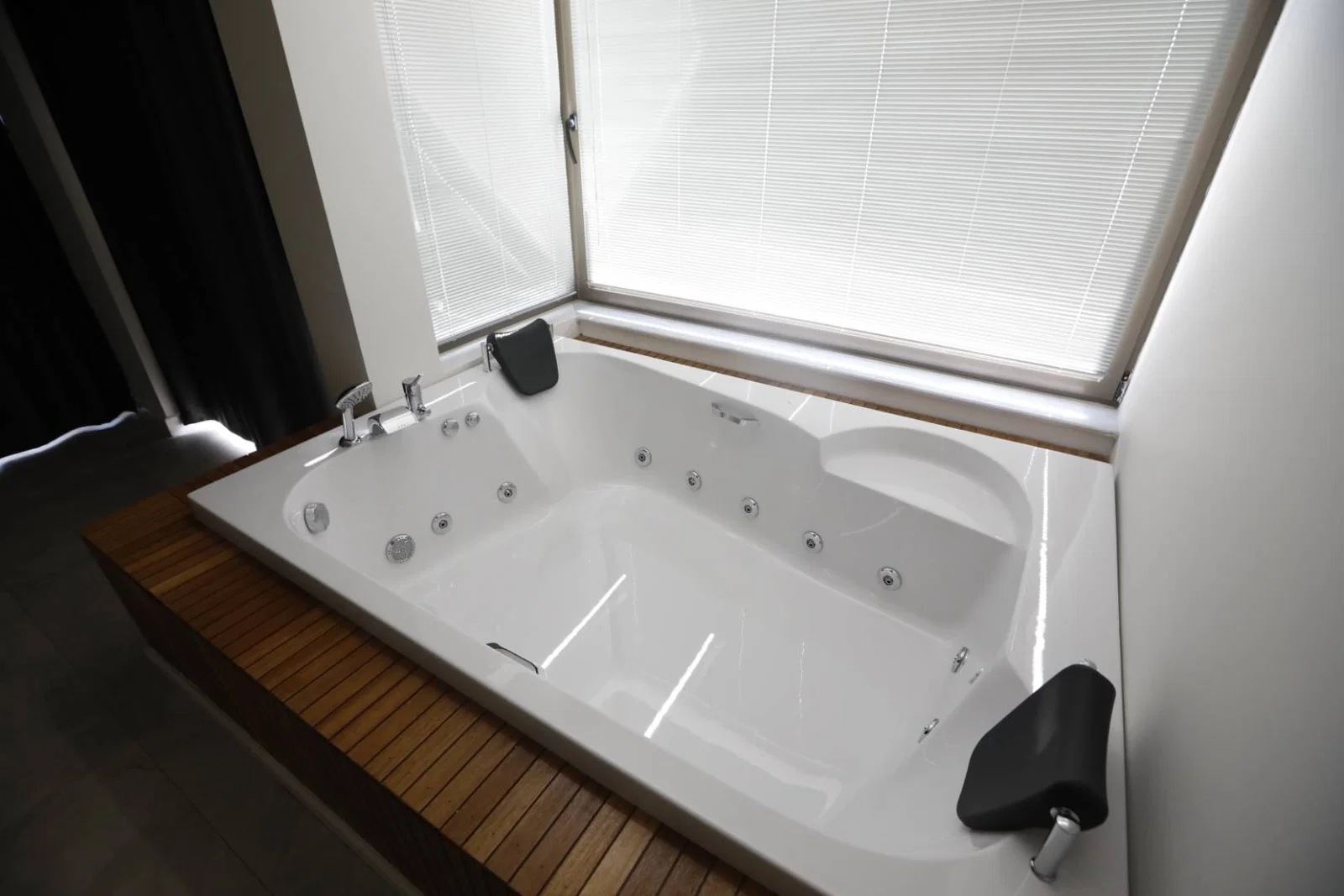 Finike’de Sakin Konumda, Özel Havuzlu, Jakuzili, Kiralık Villa